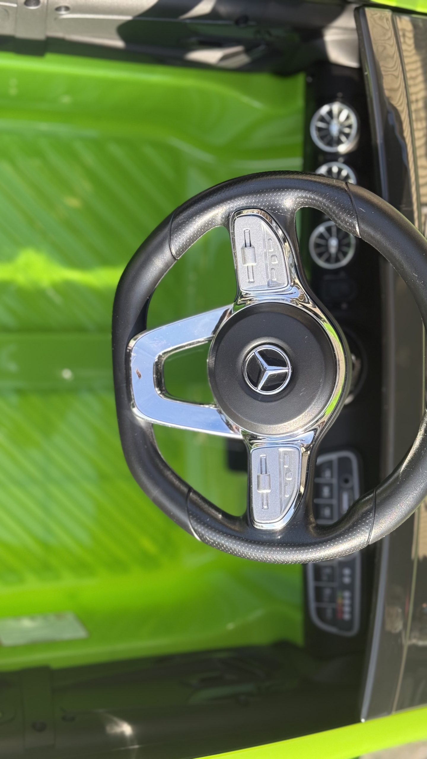 Детский электромобиль Mercedes M 5851EBLR-5 с пультом управления зеленый