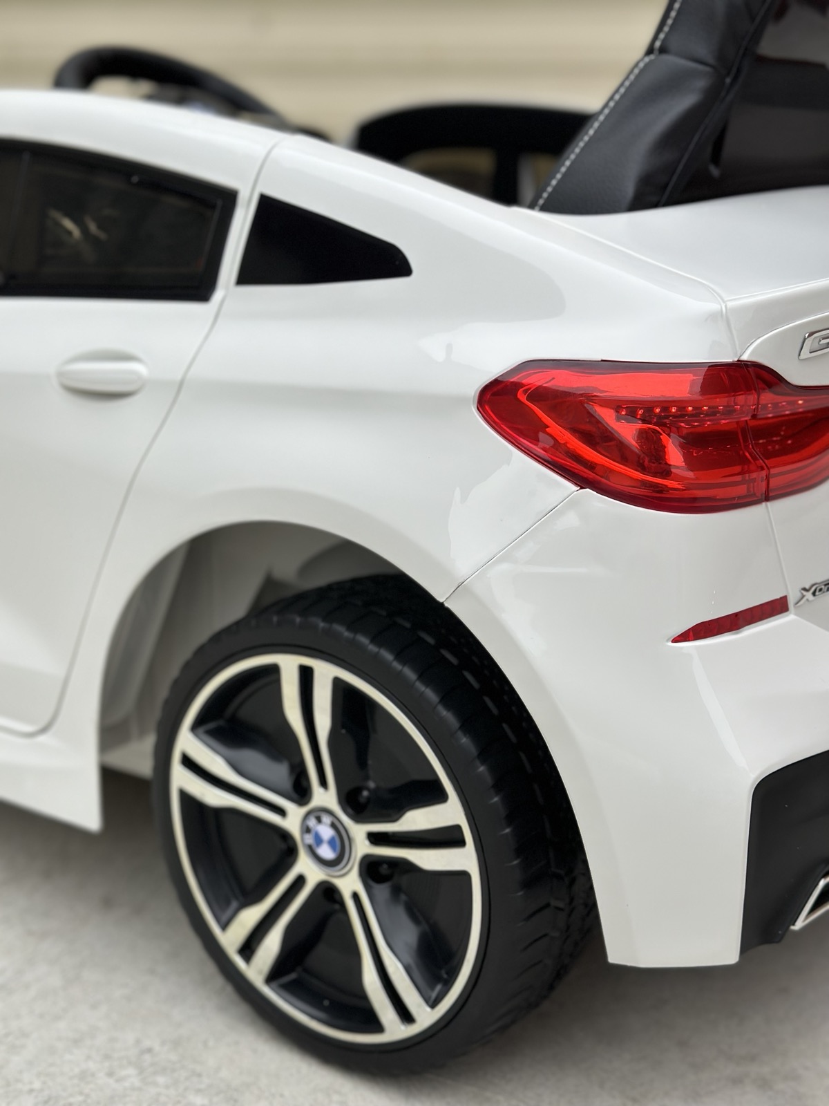 Детский электромобиль BMW JJ2164EBLR-1 белый