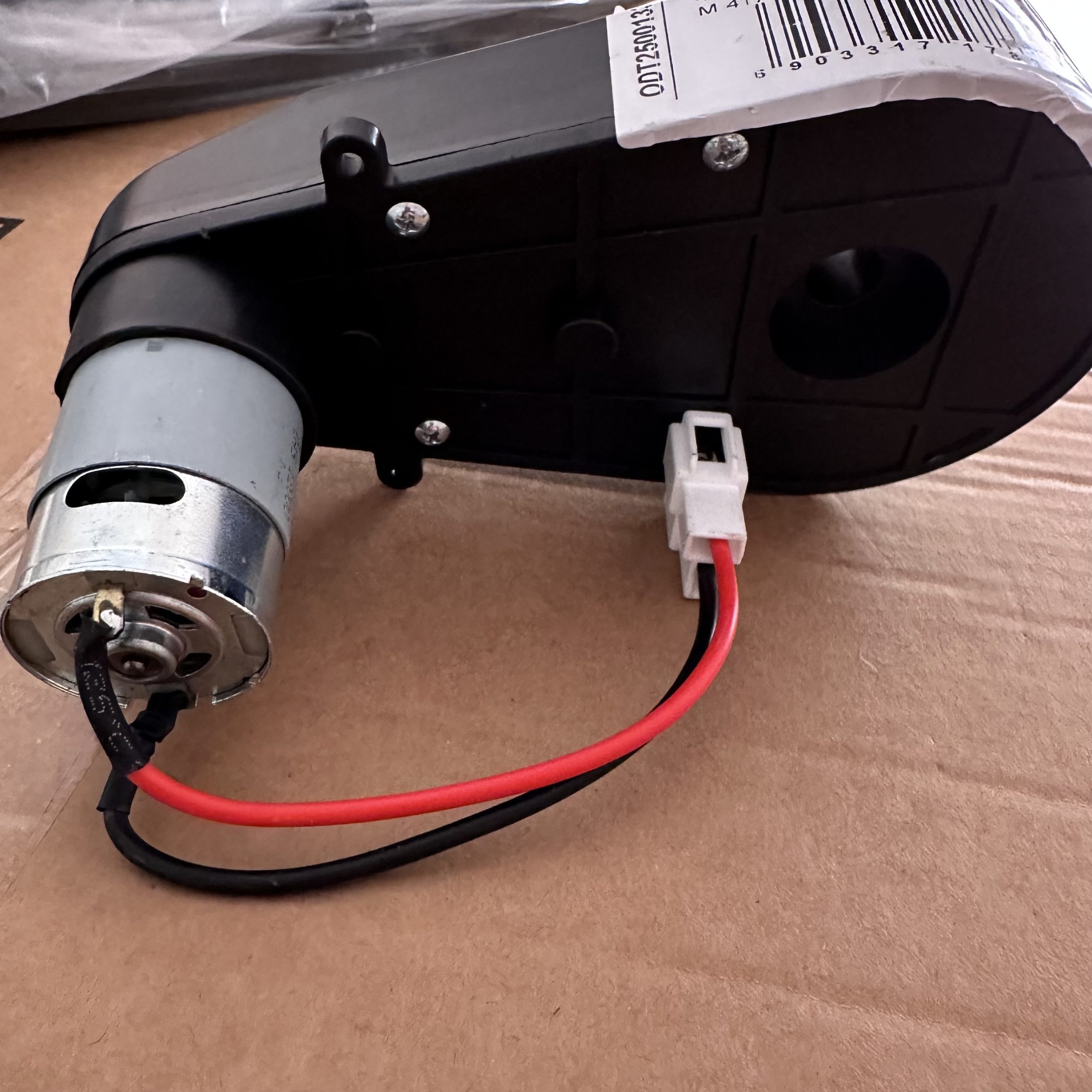 Редуктор для детского электромобиля 12 v 12 000 оборотов в сборе с мотором