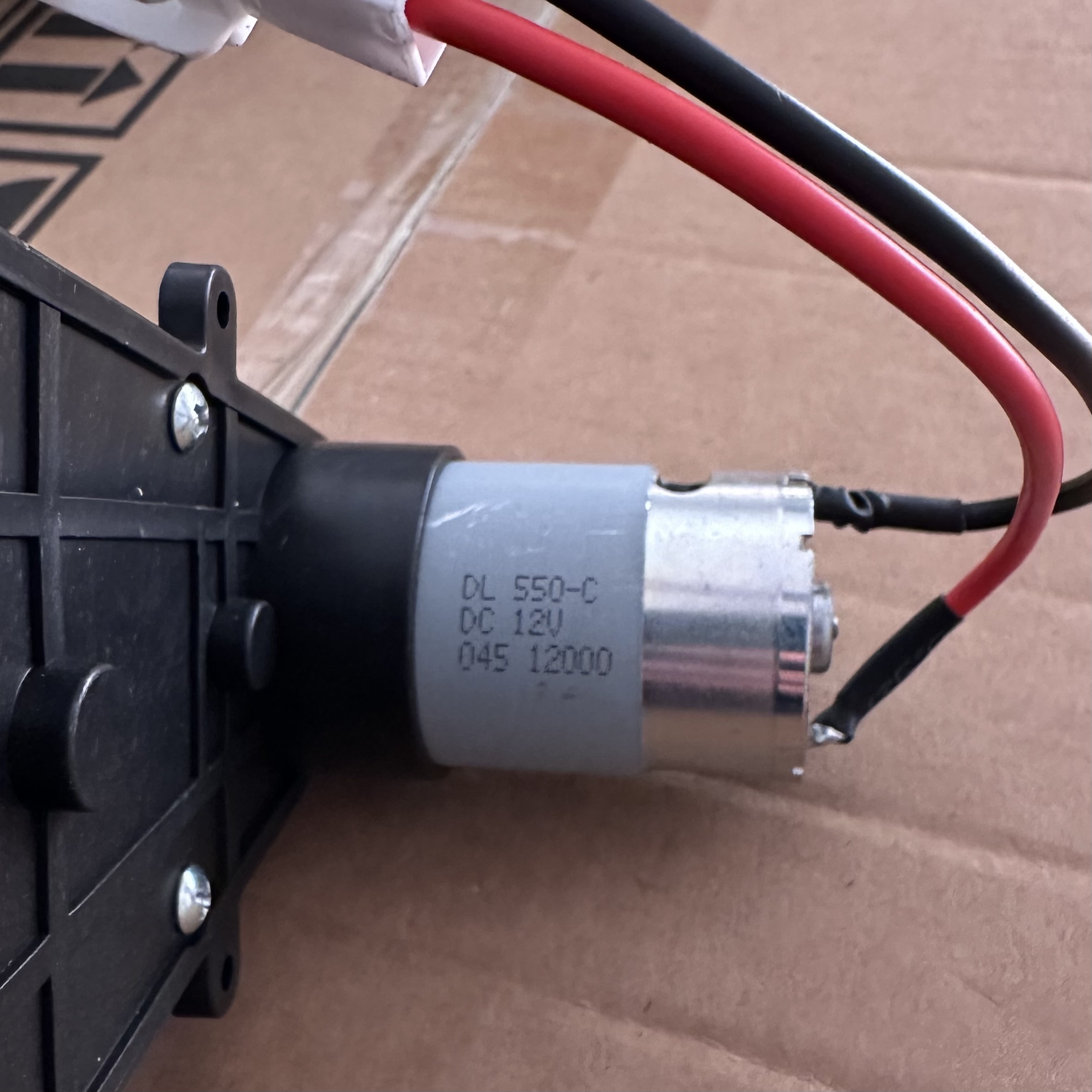 Редуктор для детского электромобиля 12 v 12 000 оборотов в сборе с мотором