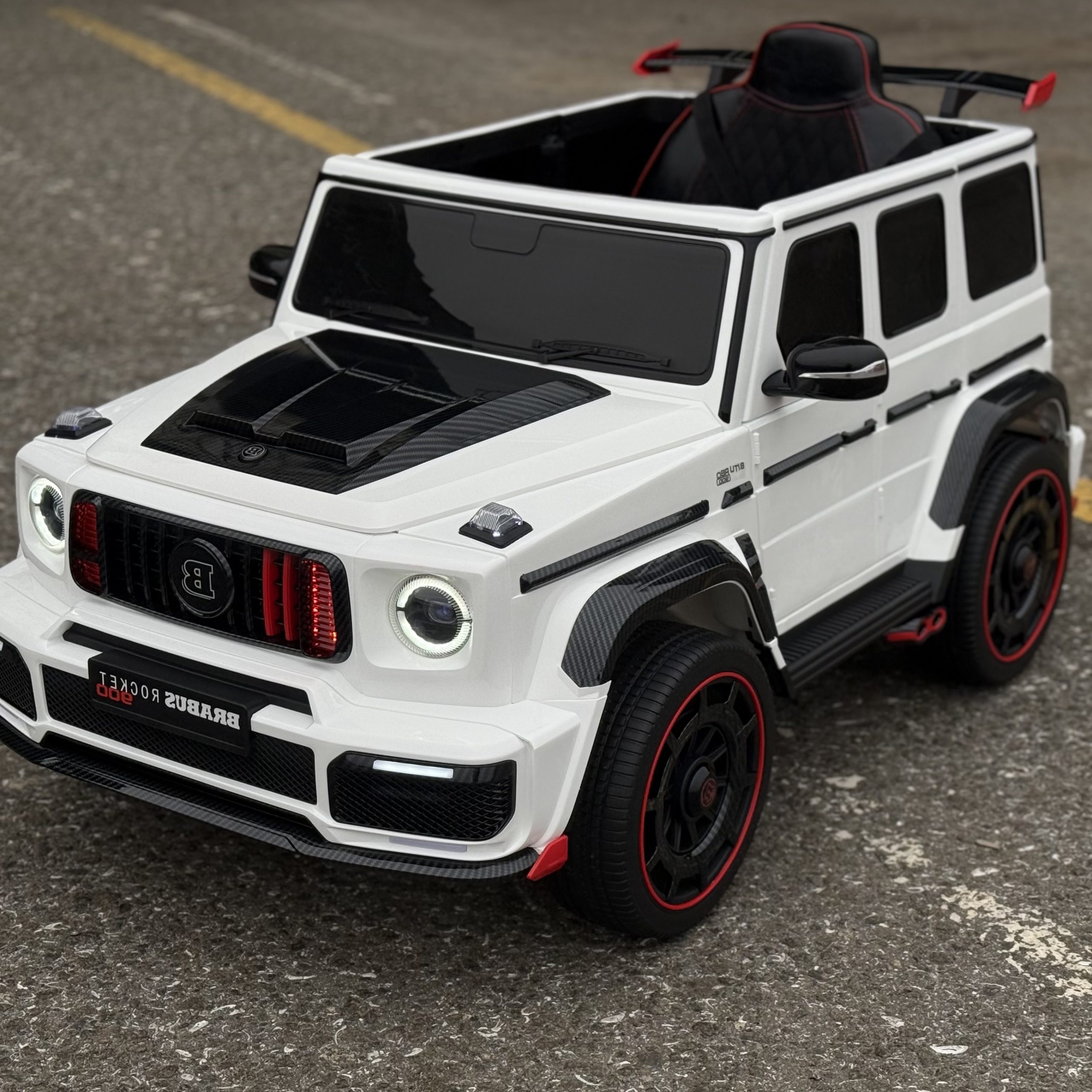 Детский электромобиль Mercedes Brabus M6257EBLR-1 белый
