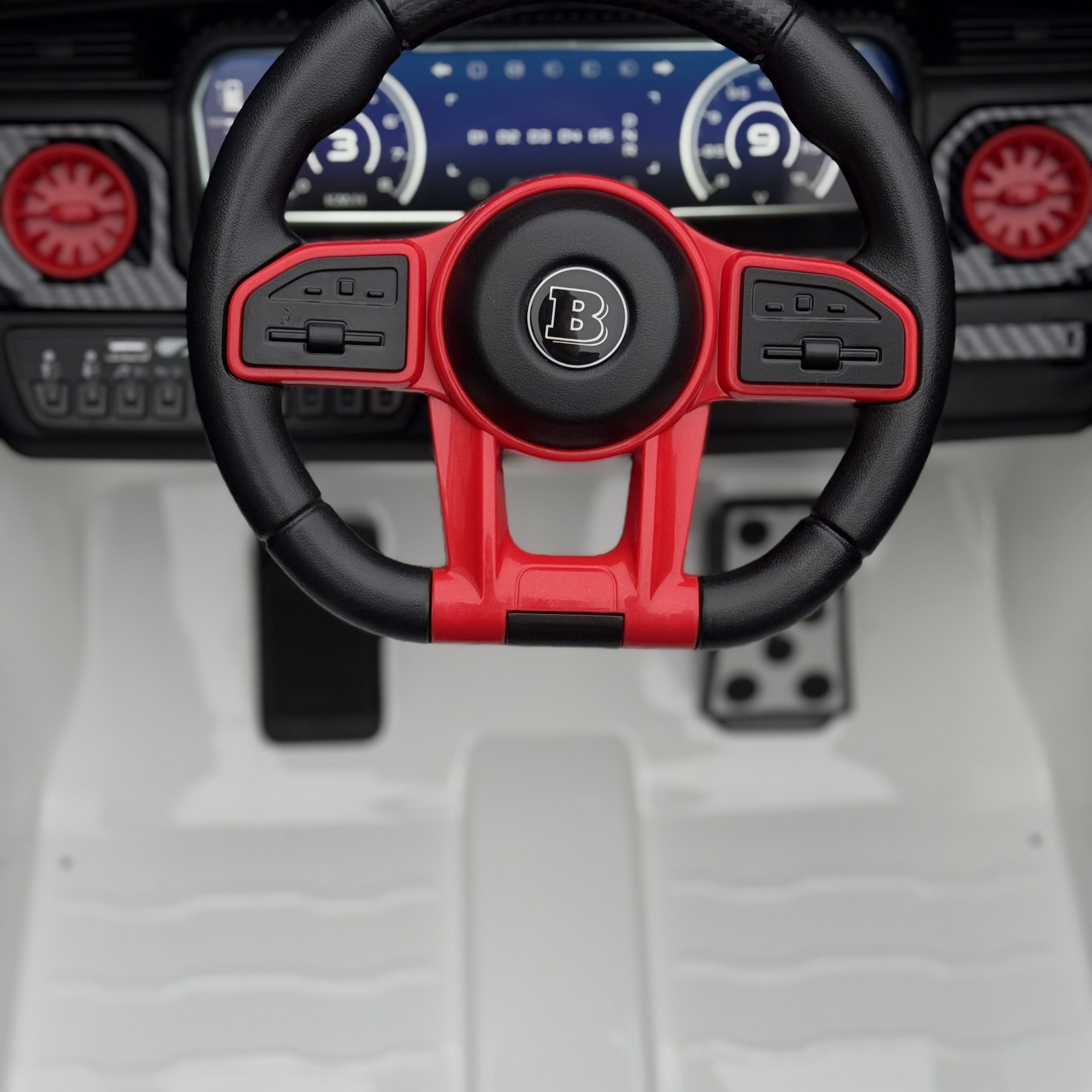 Детский электромобиль Mercedes Brabus M6257EBLR-1 белый