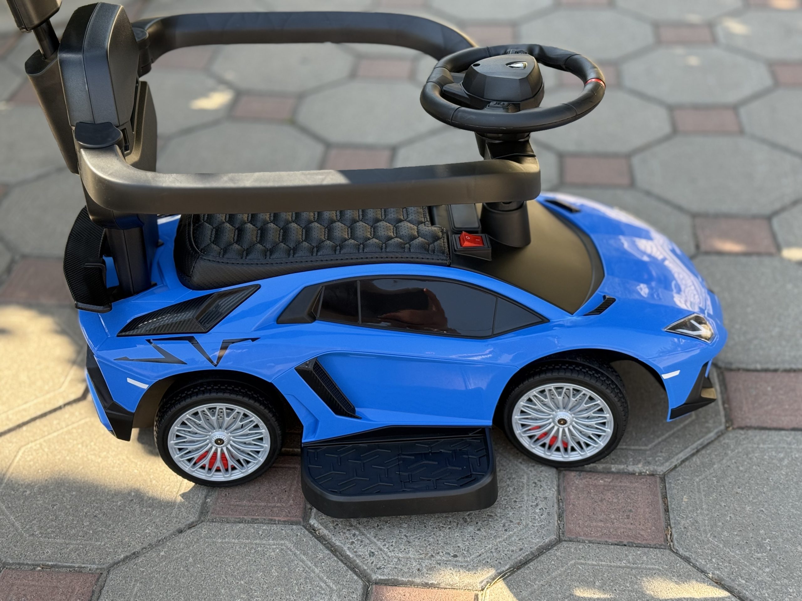 Толокар – каталка Lamborghini M 5777 с родительской ручкой синий