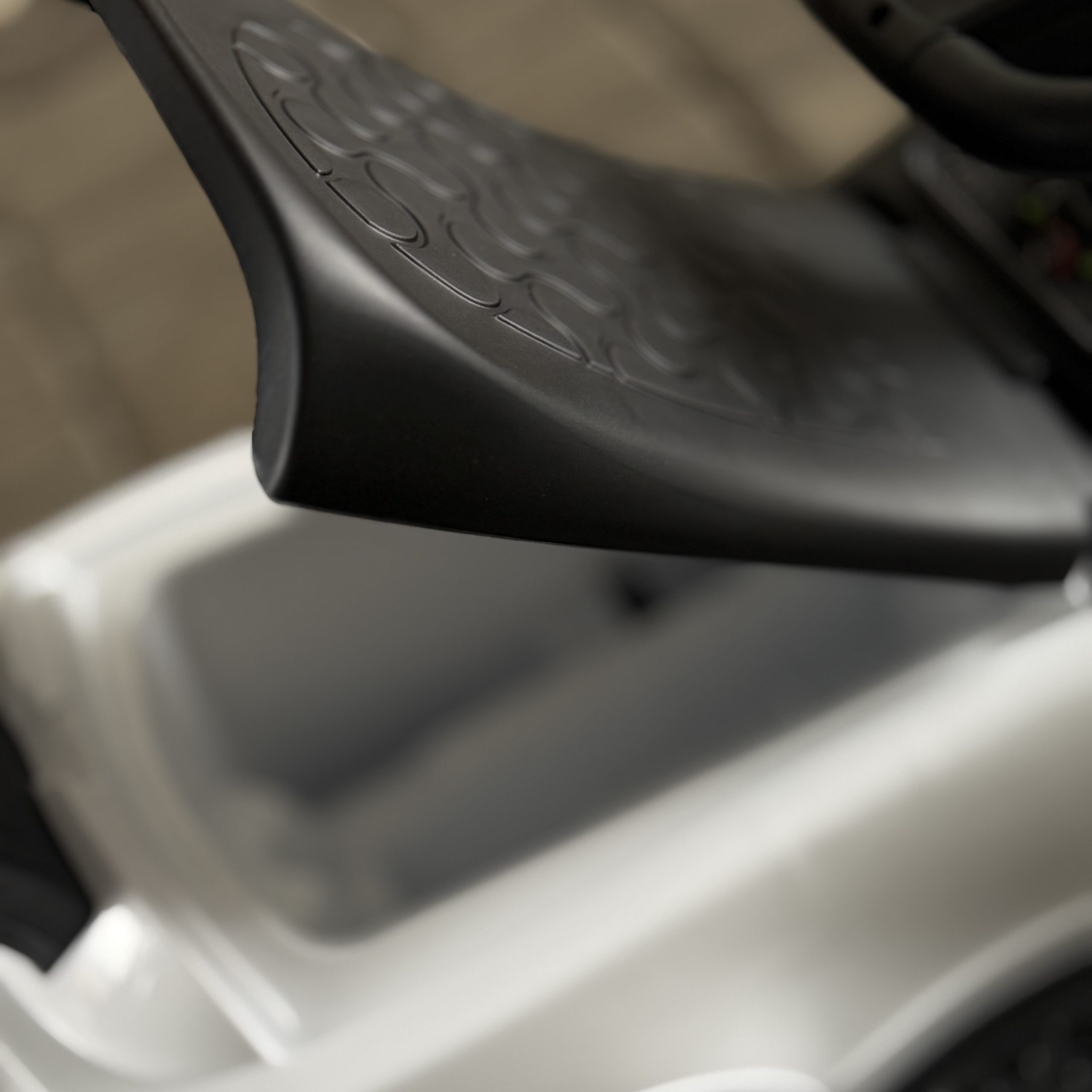 Толокар - каталка с родительской ручкой M 3503B-1 белый (Copy)